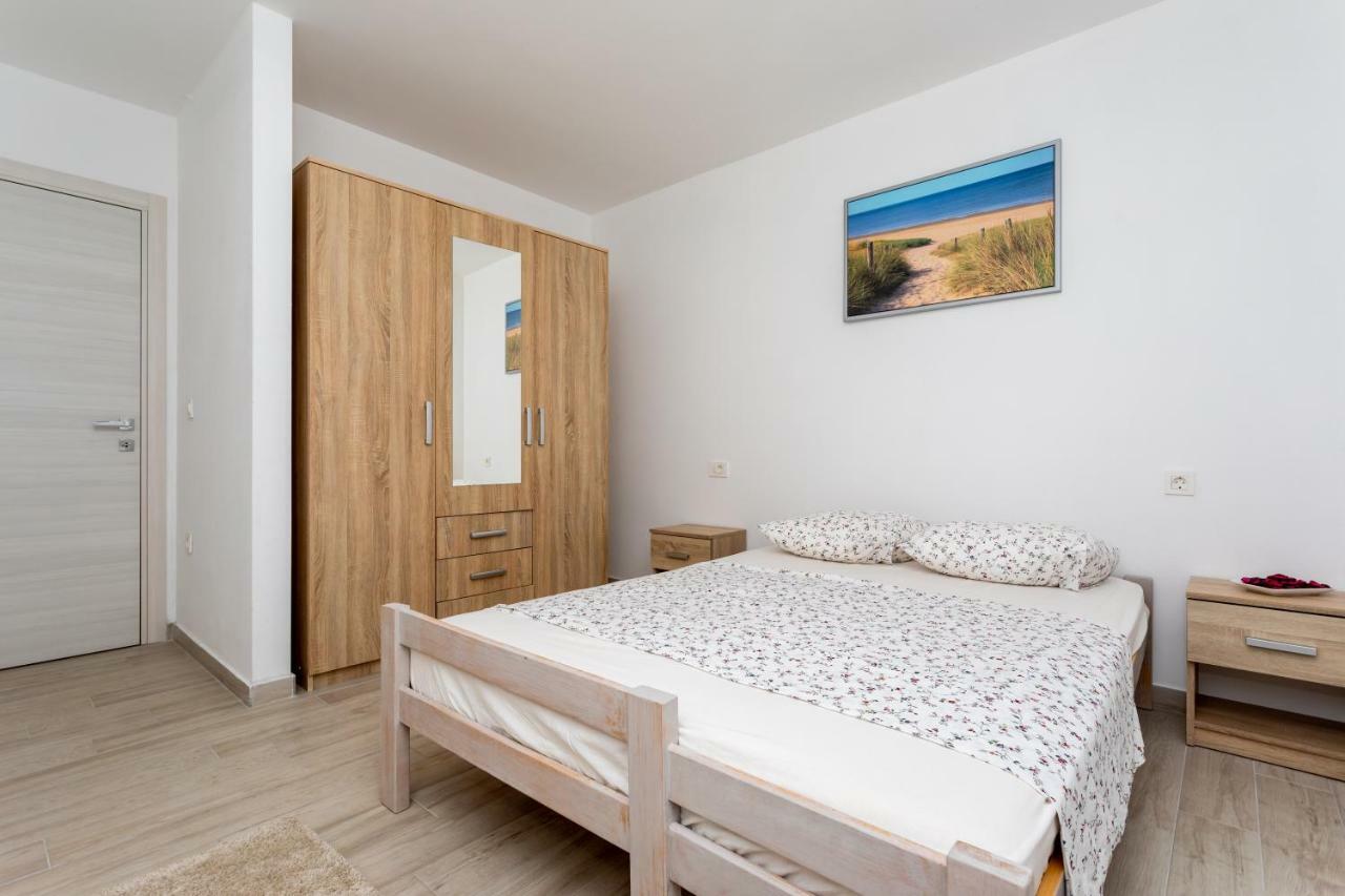 Apartments Ibis Čižići Exterior foto